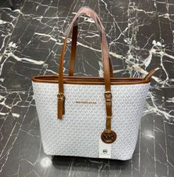 ✅️  Кожена чанта