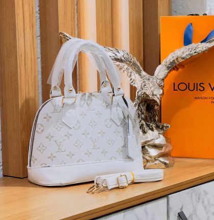 ✅️  Кожена чанта