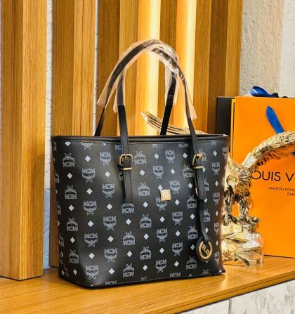 ✅️  Кожена чанта