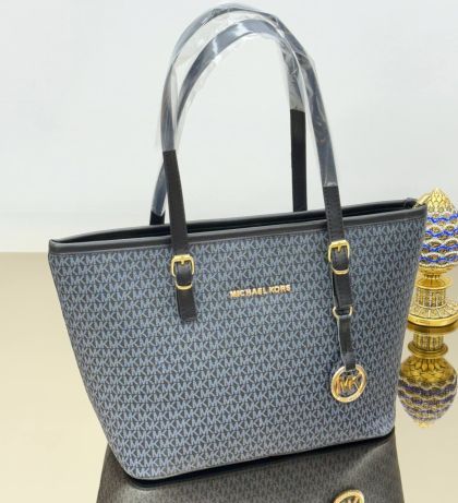 ✅️  Кожена чанта