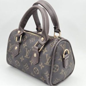 ✅️  Кожена чанта