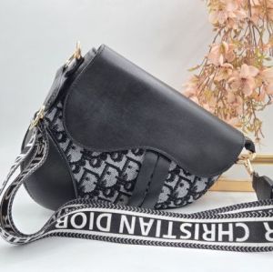 ✅️  Кожена чанта