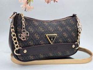 ✅️  Кожена чанта с халка